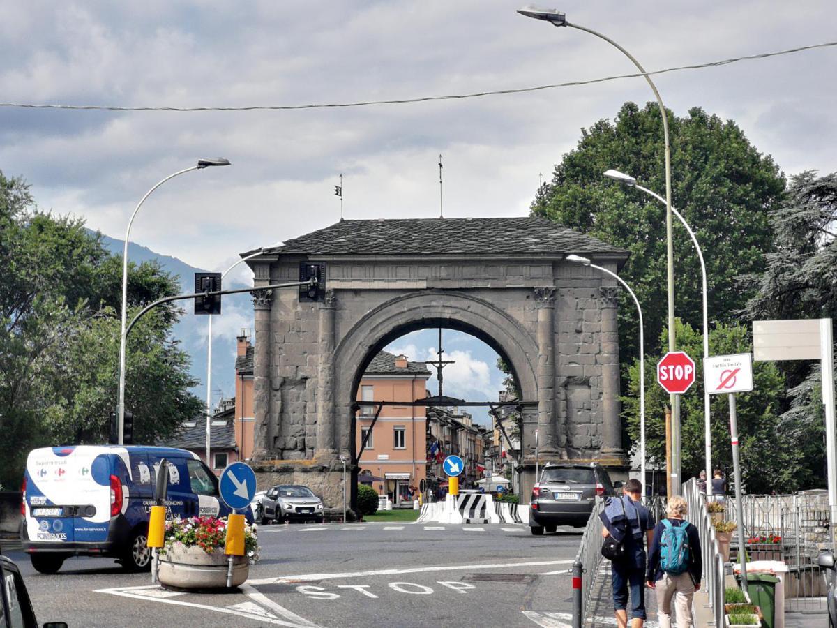 Apartamento A Casa Di Gio Aosta Exterior foto