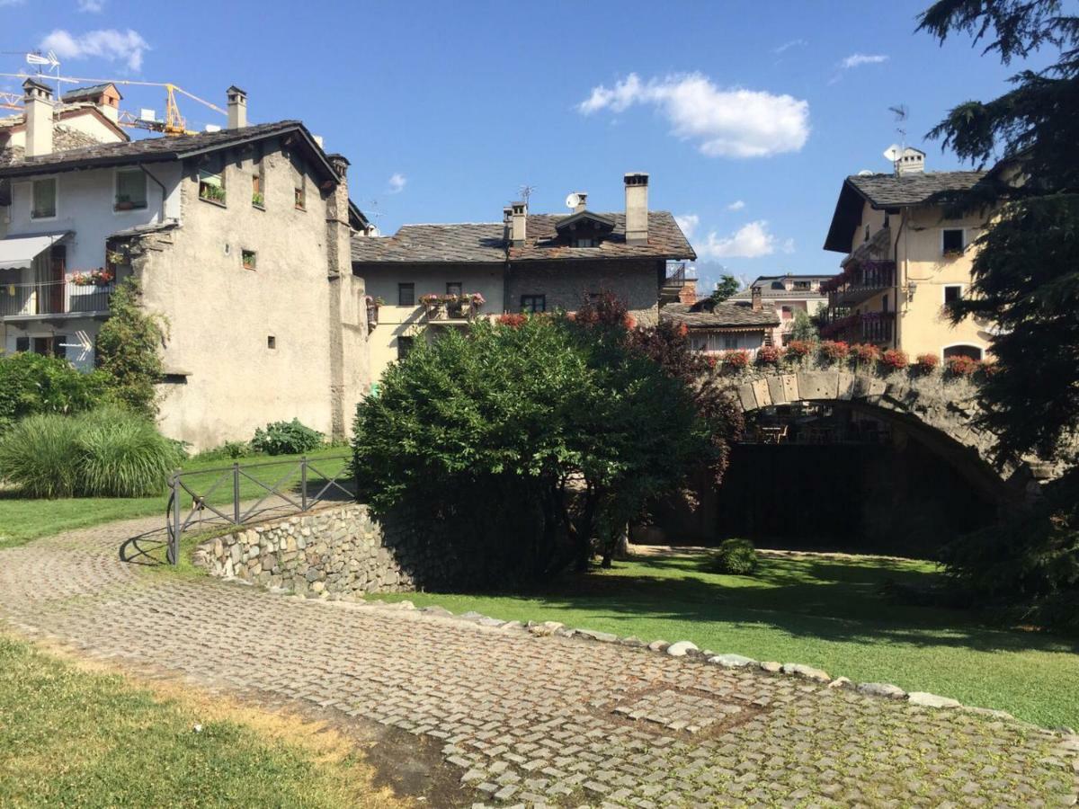 Apartamento A Casa Di Gio Aosta Exterior foto